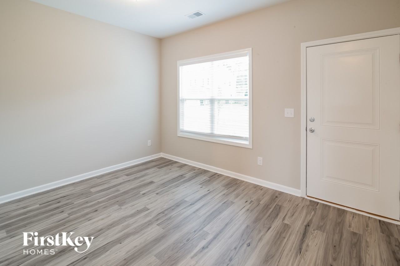 146 Clydesdale Cir - Photo 2 of 15