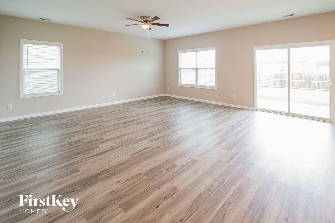 146 Clydesdale Cir - Photo 3 of 15