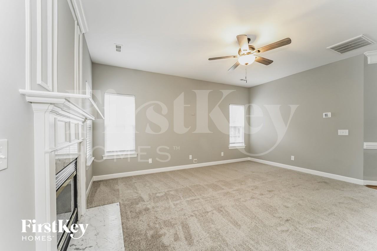 1240 Blackstone Ct Nw - Photo 5 of 16