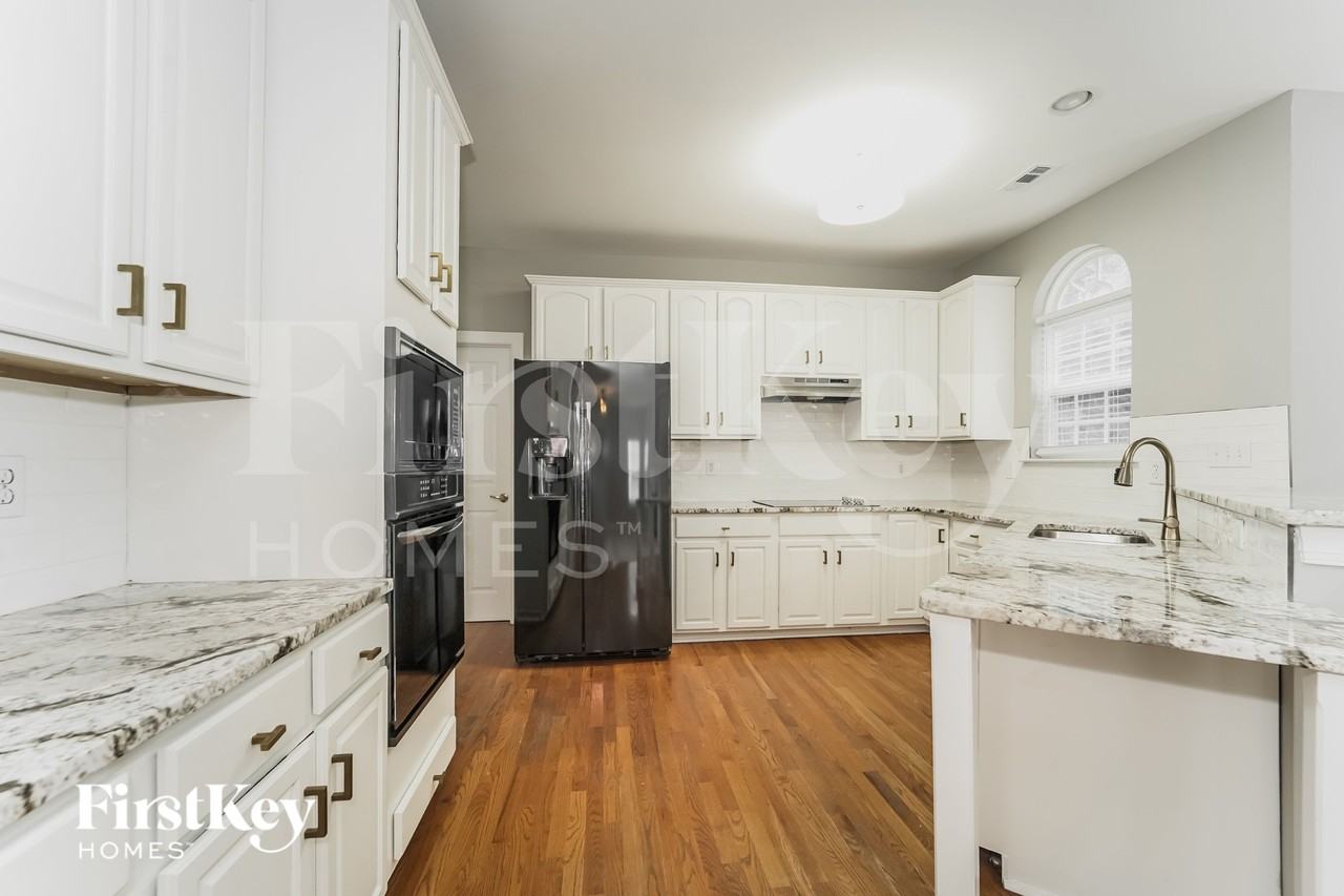 1240 Blackstone Ct Nw - Photo 7 of 16