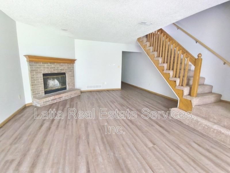 2115 Highridge Dr #C - Photo 5 of 14