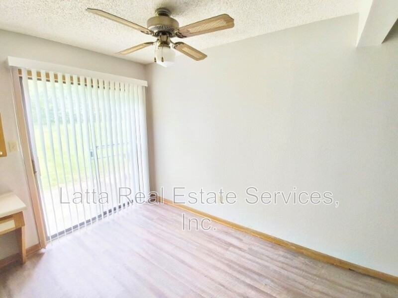 2115 Highridge Dr #C - Photo 6 of 14
