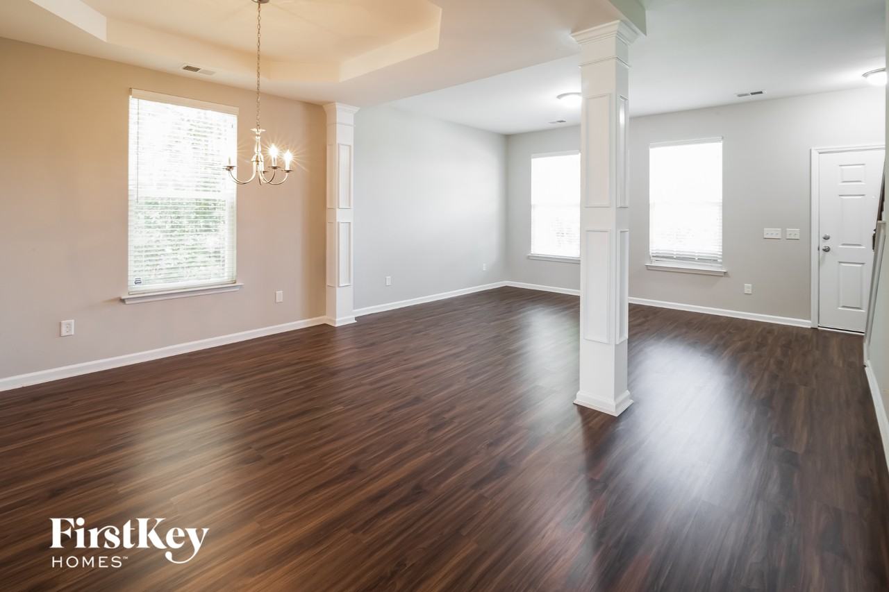 420 Gianna Ln - Photo 4 of 15