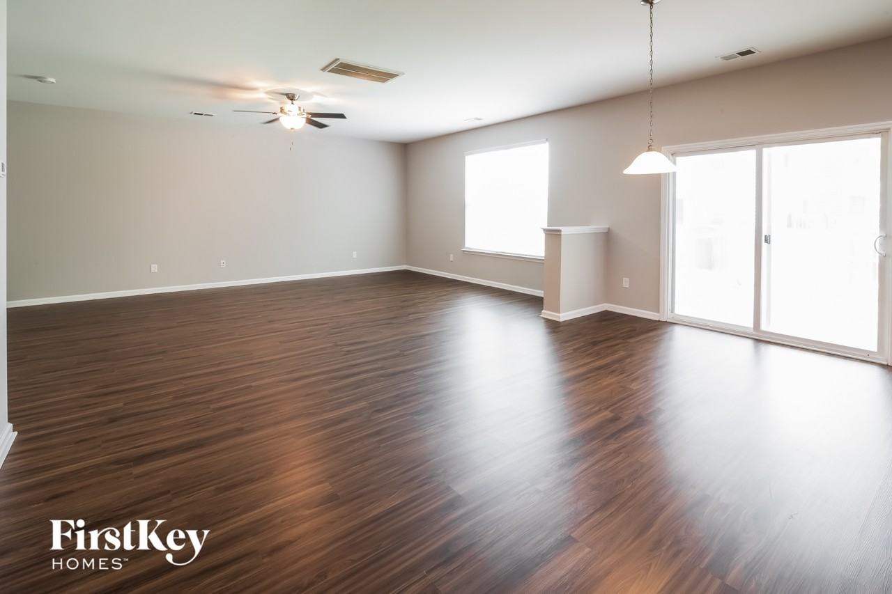 420 Gianna Ln - Photo 5 of 15