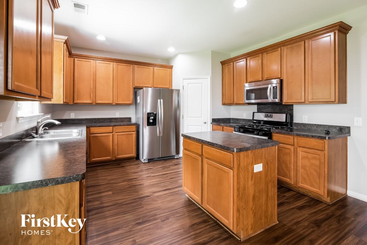420 Gianna Ln - Photo 6 of 15