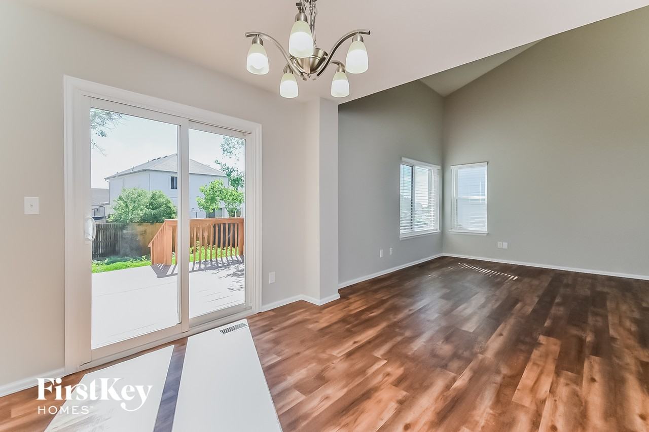 4663 Bittercreek Dr - Photo 4 of 15