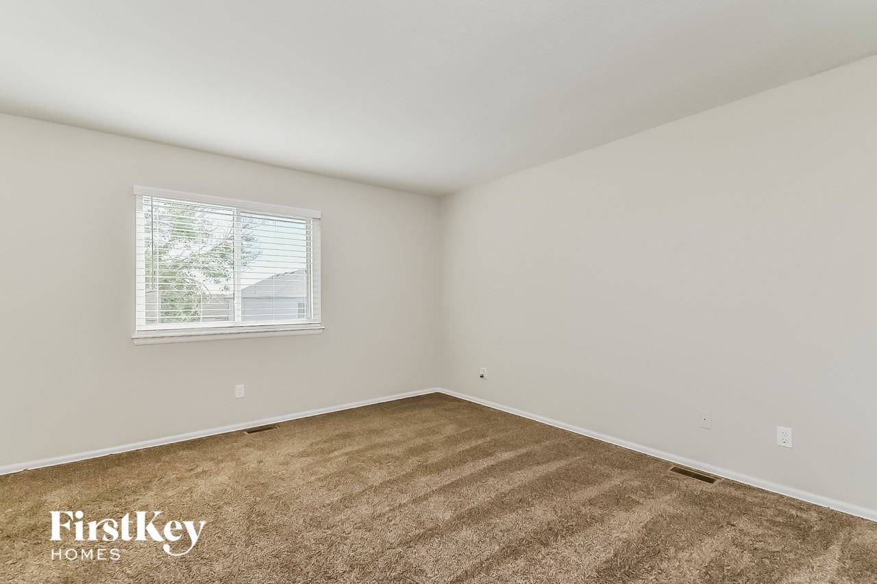 4663 Bittercreek Dr - Photo 7 of 15