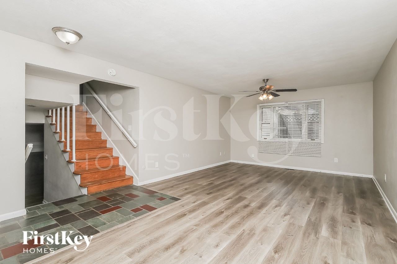 1798 Maple Ave - Photo 2 of 16