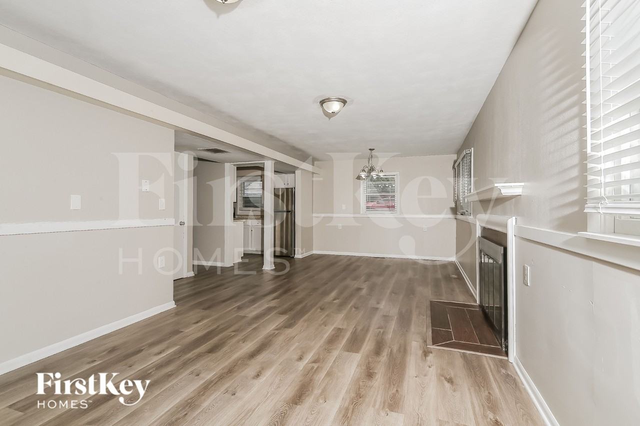 1798 Maple Ave - Photo 7 of 16