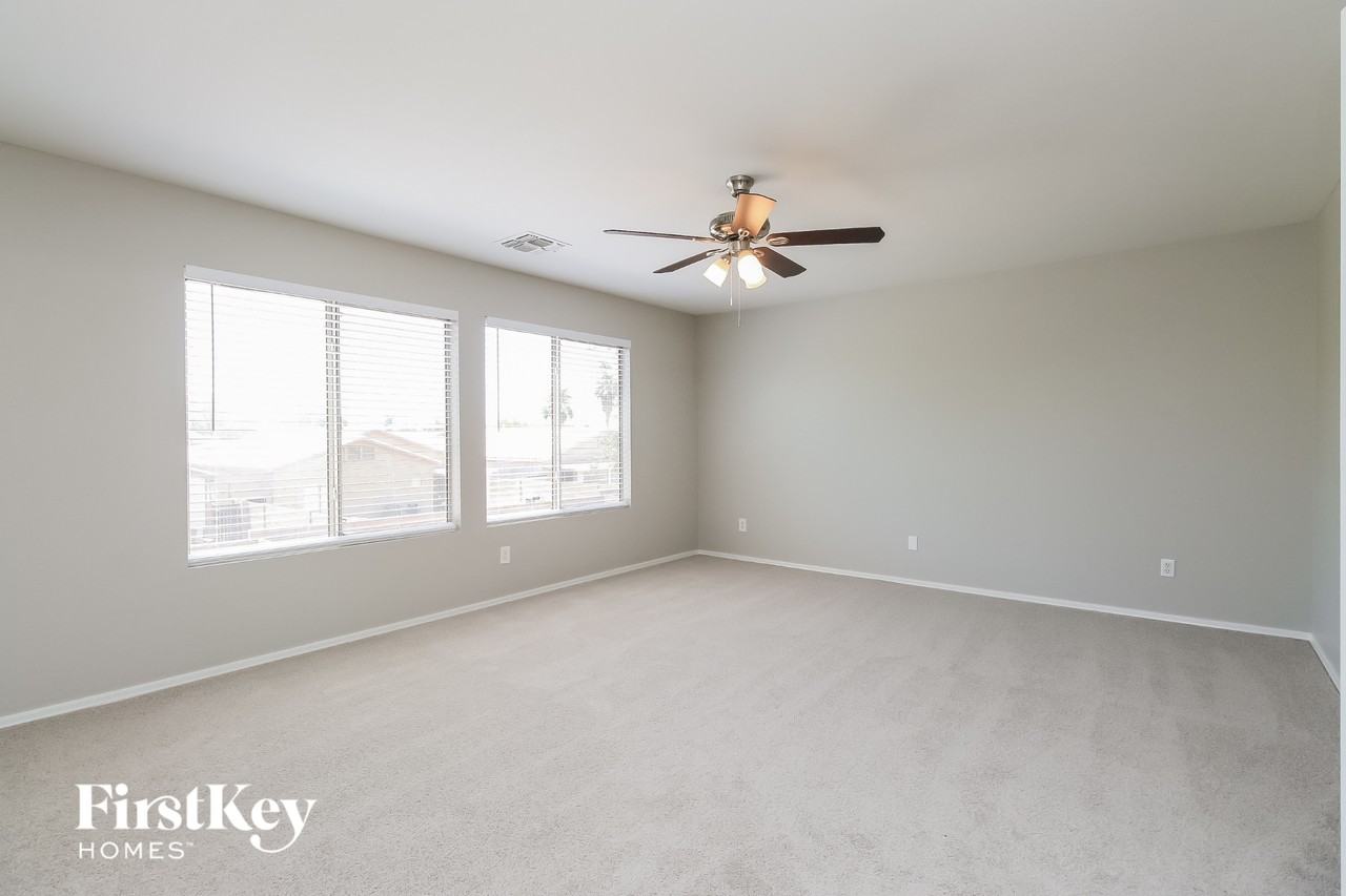 751 E Drifter Pl - Photo 6 of 15