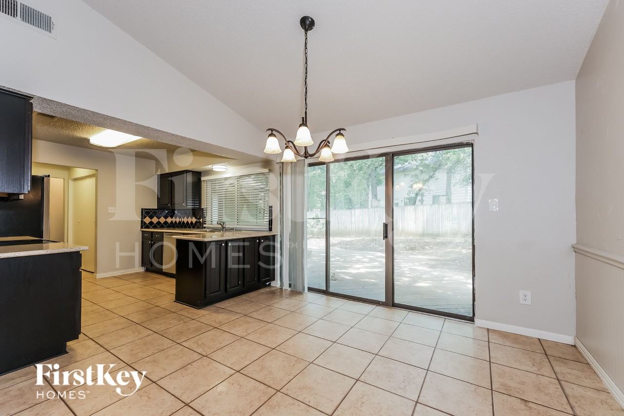 1800 Chittam Dr - Photo 4 of 16