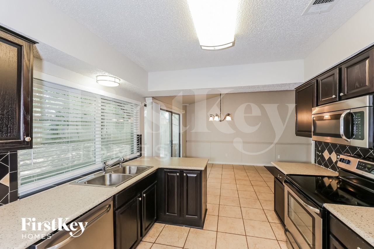 1800 Chittam Dr - Photo 6 of 16
