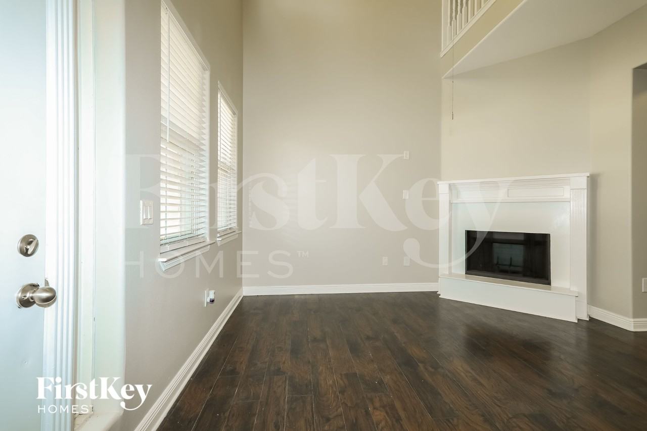 11730 Twain Dr - Photo 2 of 19