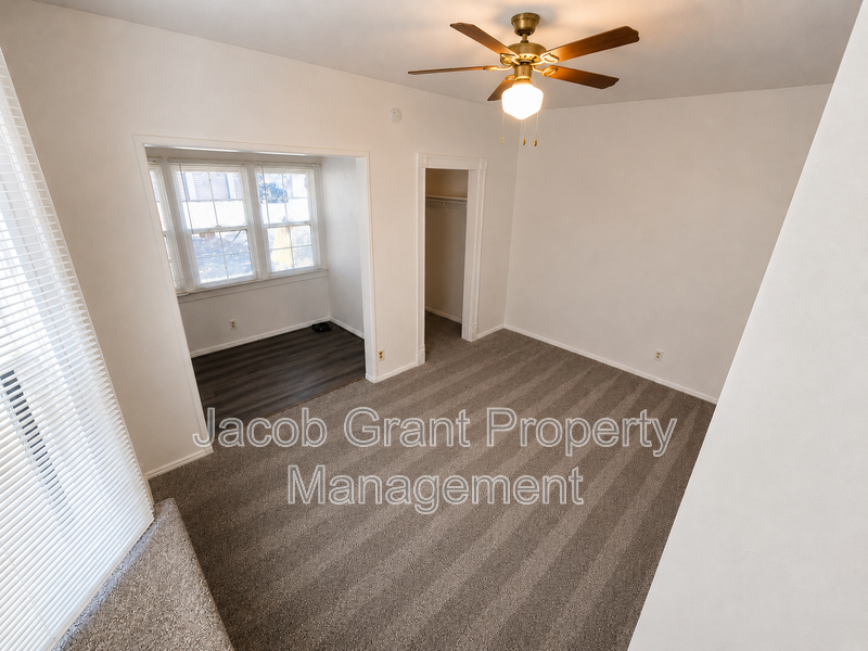 520 N Water Ave #1 - Photo 4 of 14