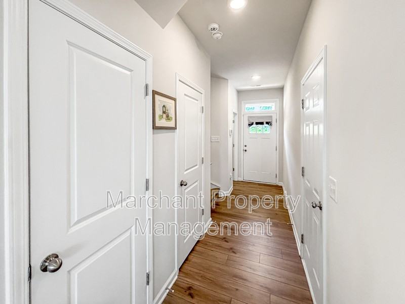 324 E Compass Way - Photo 3 of 20