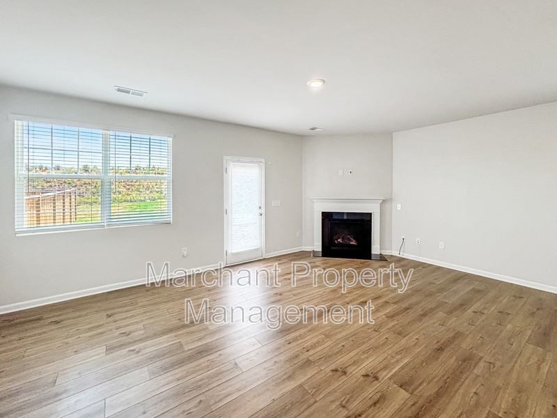 324 E Compass Way - Photo 5 of 20