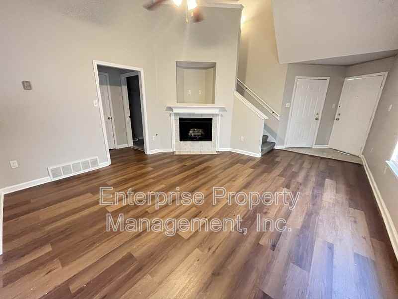 1513 Estacada Way - Photo 2 of 17