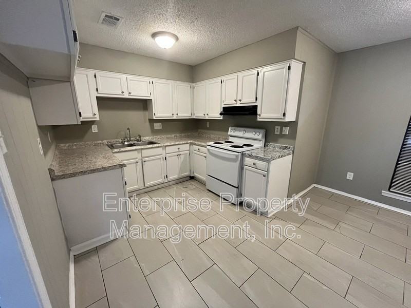 3898 Votive Dr - Photo 4 of 16