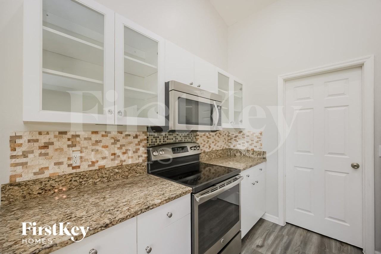 3013 25th St Sw - Photo 6 of 15