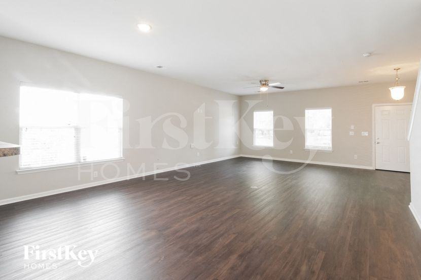 2815 Pottinger Dr - Photo 5 of 15