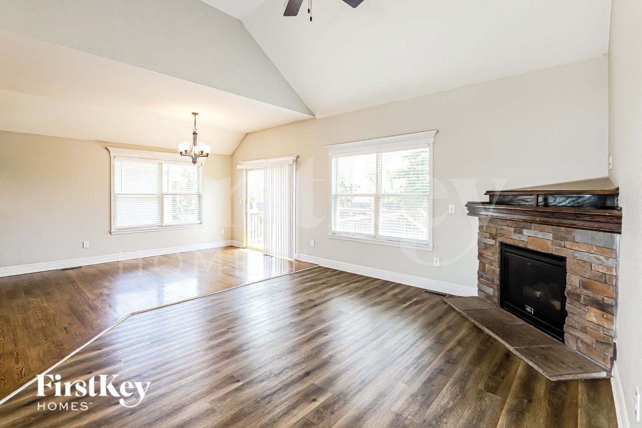 15309 Sycamore St - Photo 2 of 16