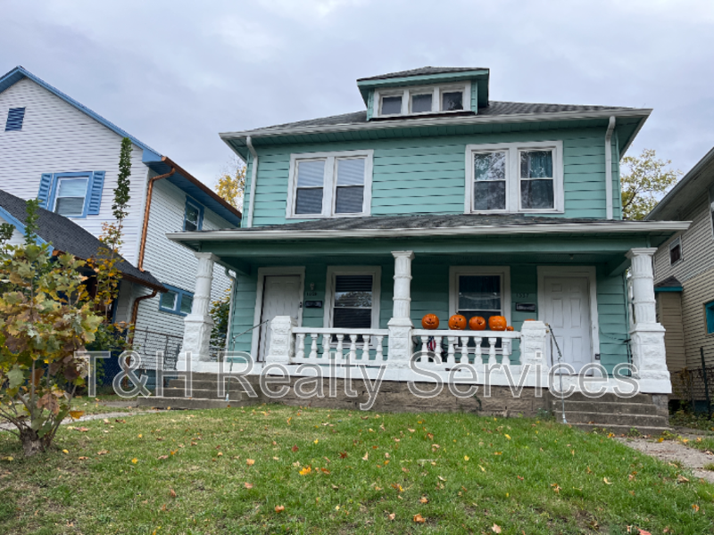 1029 N Parker Ave - Photo 2 of 21
