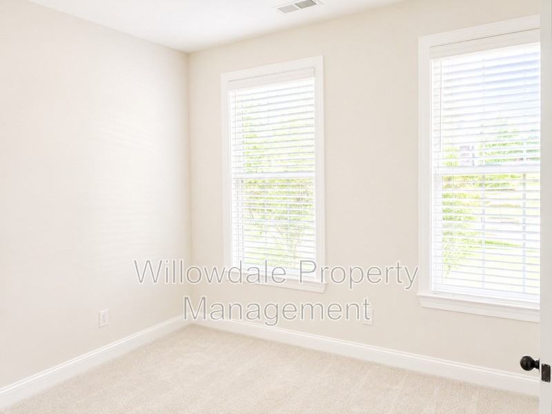1608 Fairbanks Rd - Photo 4 of 27