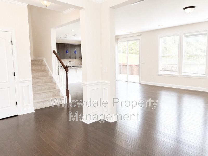 1608 Fairbanks Rd - Photo 7 of 27