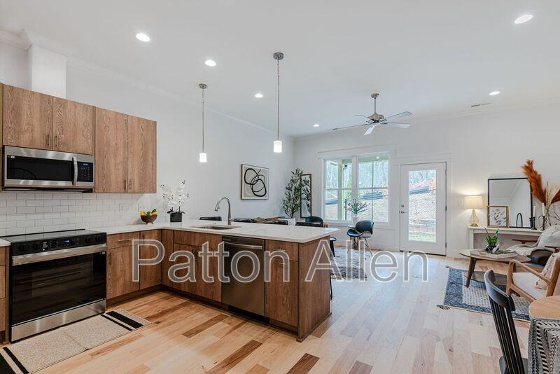 153 Collin Pl #16 - Photo 4 of 28