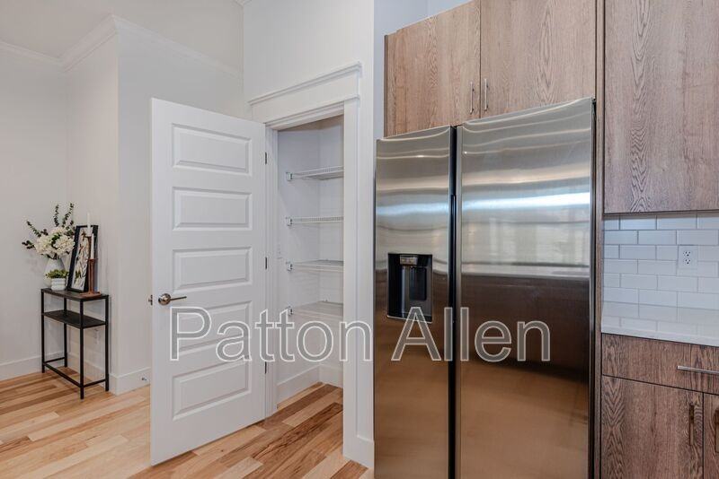 153 Collin Pl #16 - Photo 5 of 28