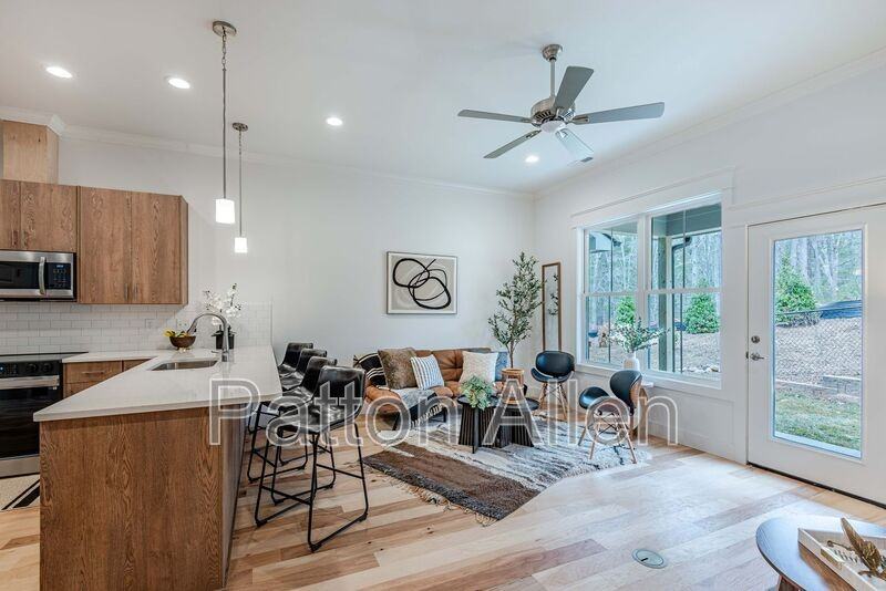 153 Collin Pl #16 - Photo 7 of 28