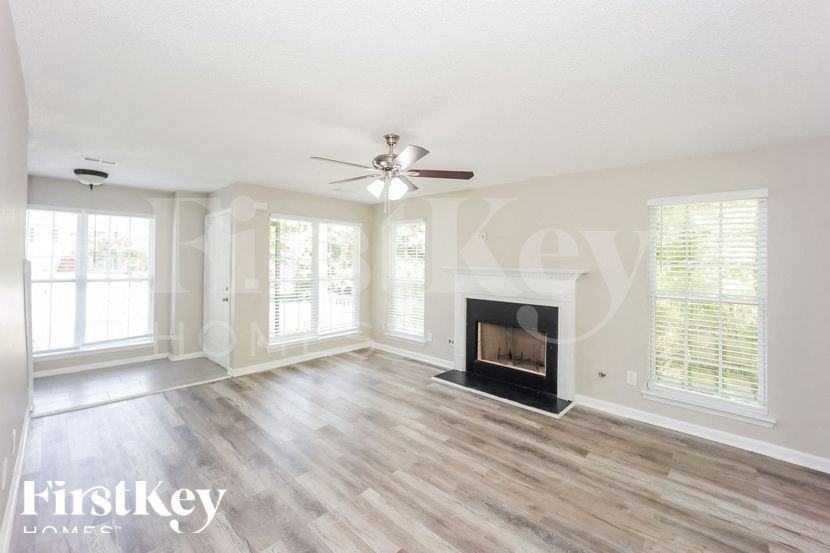 205 Mcintosh Ct - Photo 2 of 15