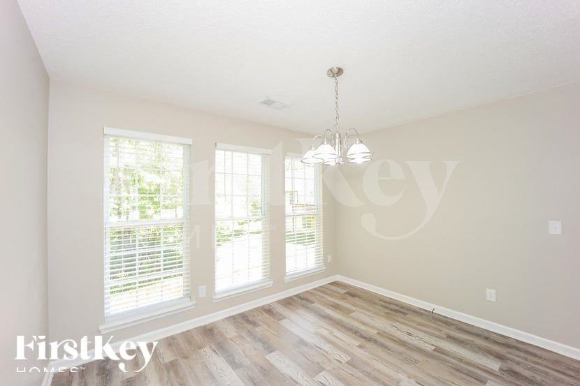 205 Mcintosh Ct - Photo 4 of 15