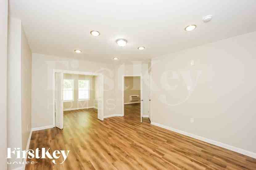 205 Mcintosh Ct - Photo 7 of 15