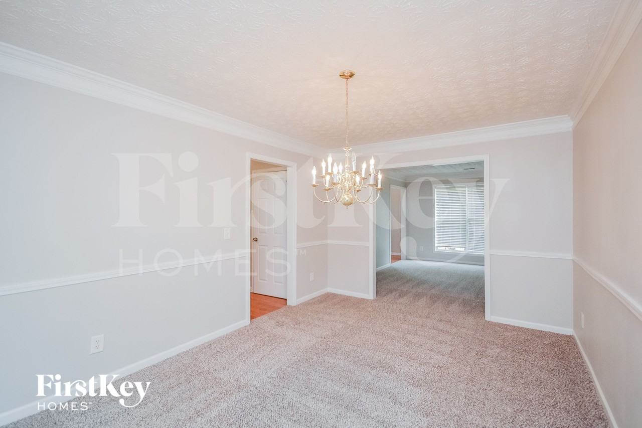 6061 Fairington Farms Ln - Photo 4 of 15