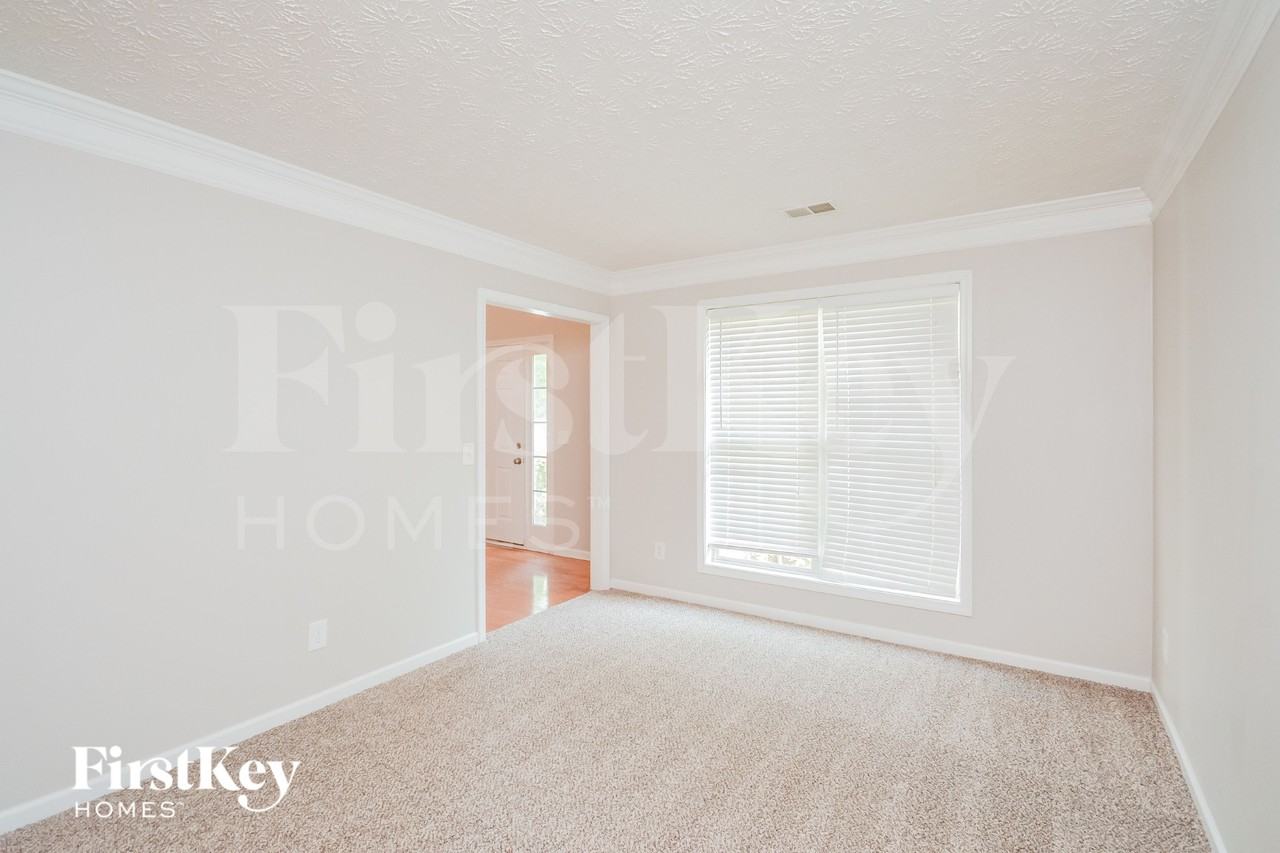 6061 Fairington Farms Ln - Photo 7 of 15
