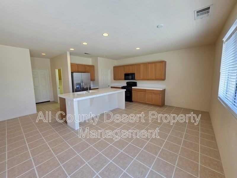 47471 Harbour Lights Ln - Photo 4 of 31
