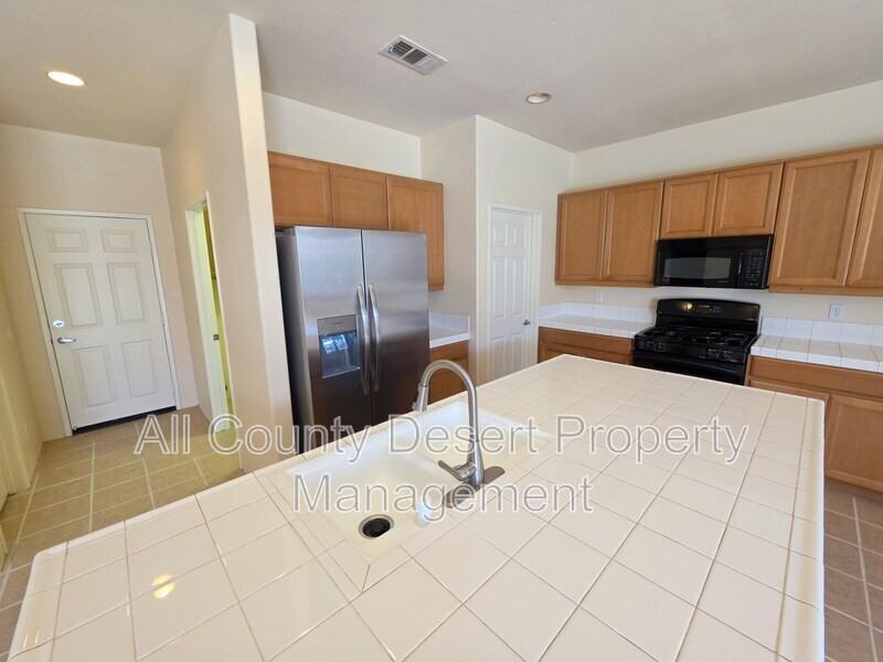 47471 Harbour Lights Ln - Photo 7 of 31