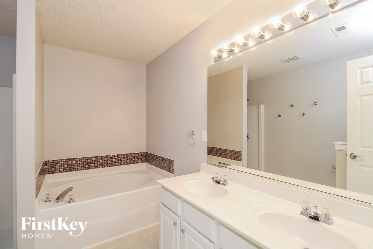 109 Sydney Ct - Photo 7 of 14