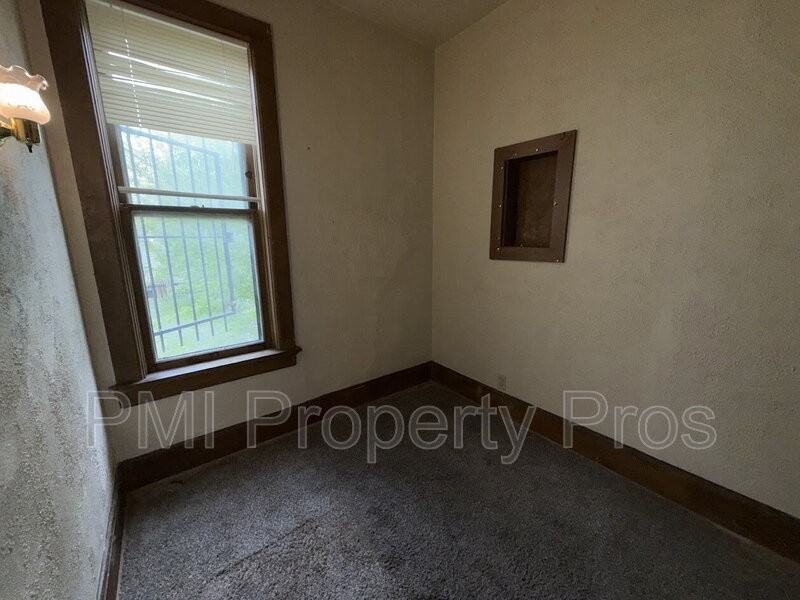 2439 N Dr William Finlayson St - Photo 4 of 6