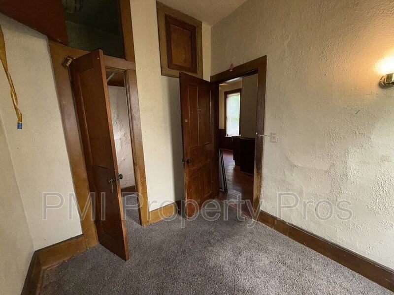 2441 N Dr William Finlayson St - Photo 3 of 8