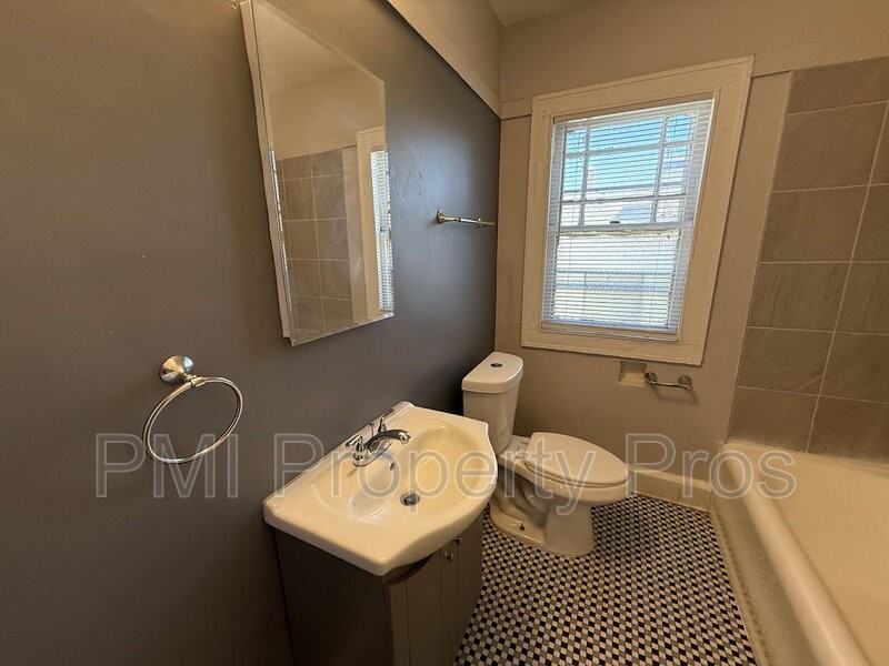 4043 N 24th Pl - Photo 4 of 19