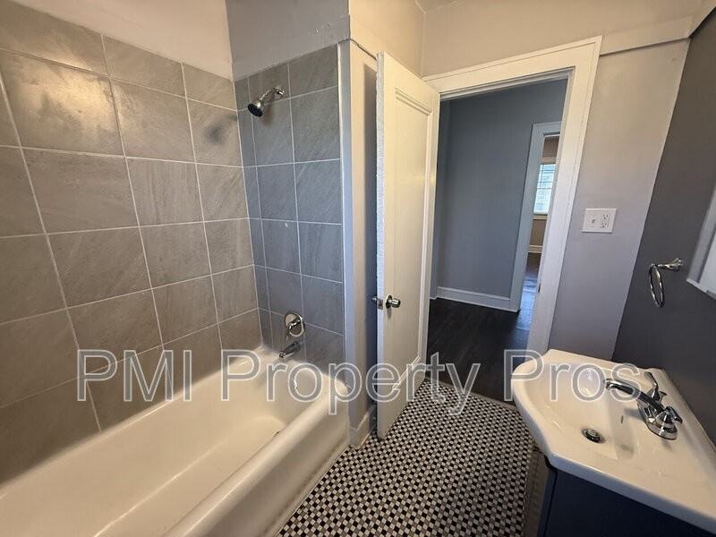 4043 N 24th Pl - Photo 5 of 19
