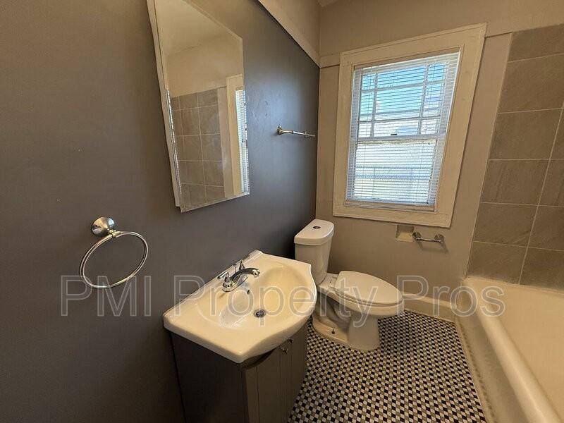 4043 N 24th Pl - Photo 6 of 19