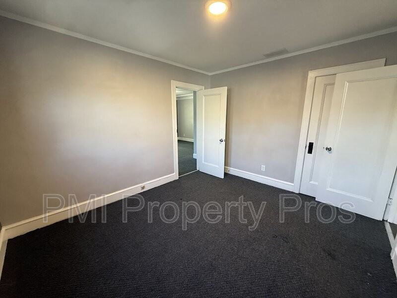 4043 N 24th Pl - Photo 7 of 19