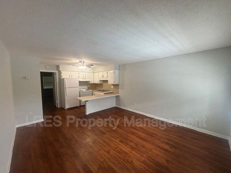 1031 Columbia Ave #G - Photo 2 of 16