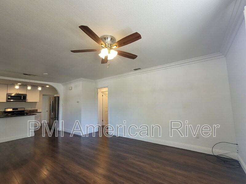 4201 56th St - Photo 3 of 15