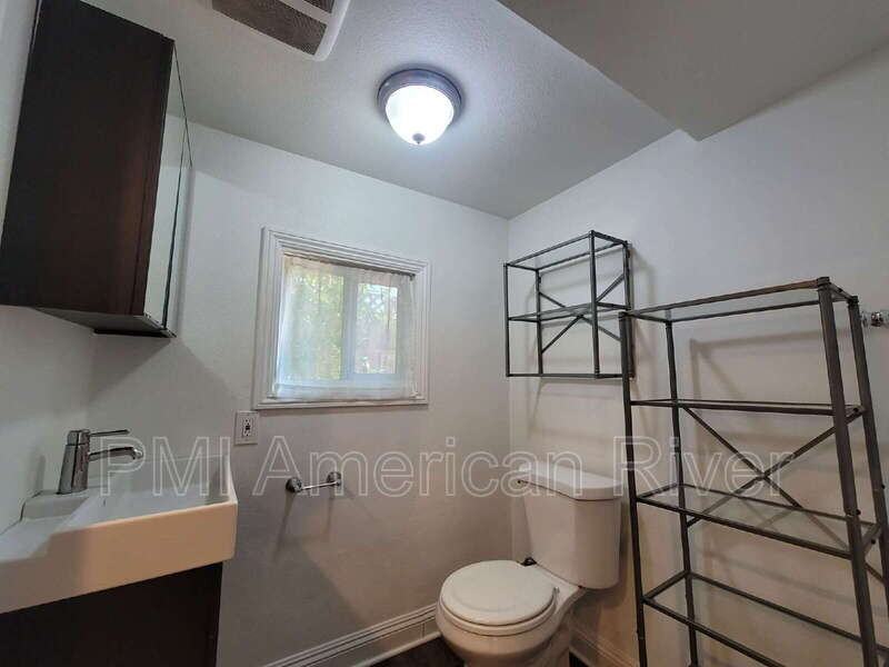 4201 56th St #B - Photo 5 of 6