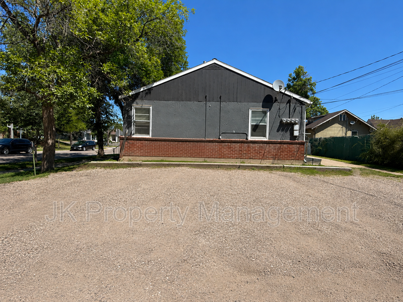 415 14th St N - Photo 3 of 11