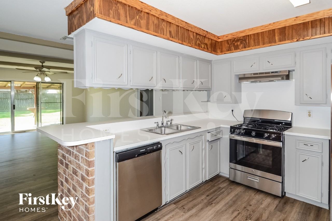 3207 Haydee Rd - Photo 5 of 15